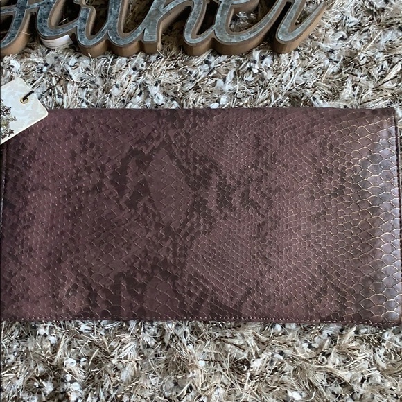 New Urban expressions vegan envelope clutch - Picture 5 of 8